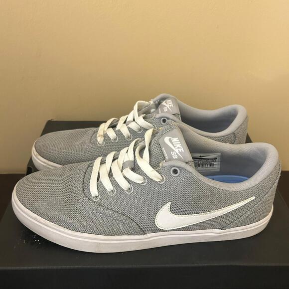 Nike SB Check Solarsoft Women's Skate Shoes - Picture 1 of 7